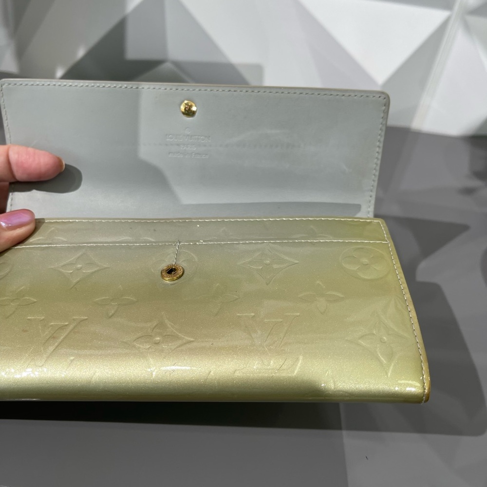 Louis Vuitton Vernis  Monogram Gold grey/silver Long Sarah Wallet - Picture 16 of 17